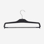 Gruccia personalizzabile – gruccia per pantaloni – gruccia in plastica riciclata nera – P3SP - depla