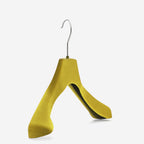 Gruccia anatomica personalizzabile  – gruccia per cappotti – gruccia in plastica riciclata rivestita in velluto – CA45 - depla